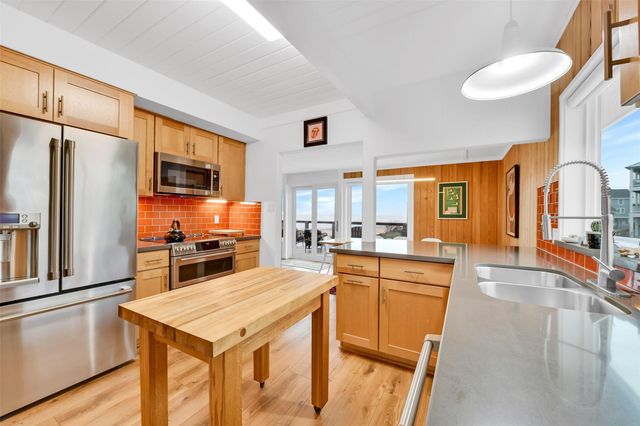 4227 Maison Rouge Court, Galveston, TX 77554