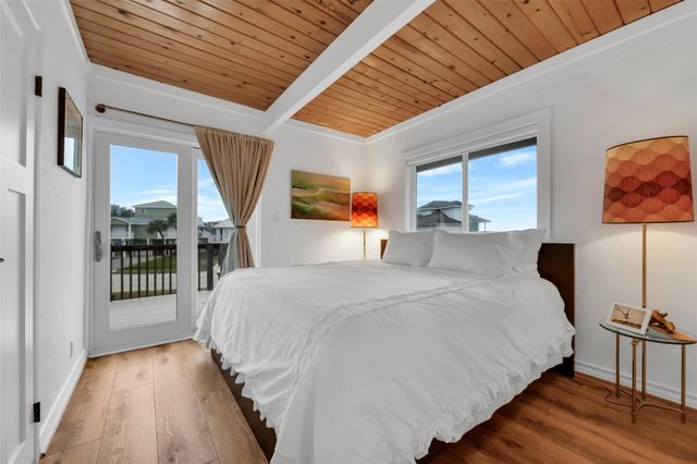 4227 Maison Rouge Court, Galveston, TX 77554