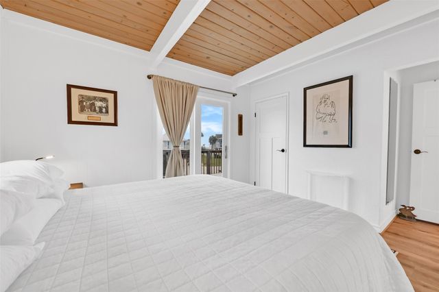 4227 Maison Rouge Court, Galveston, TX 77554