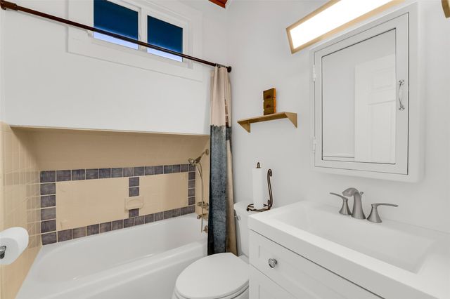 4227 Maison Rouge Court, Galveston, TX 77554