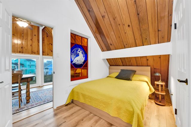 4227 Maison Rouge Court, Galveston, TX 77554