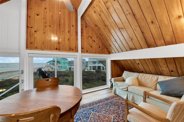 4227 Maison Rouge Court, Galveston, TX 77554