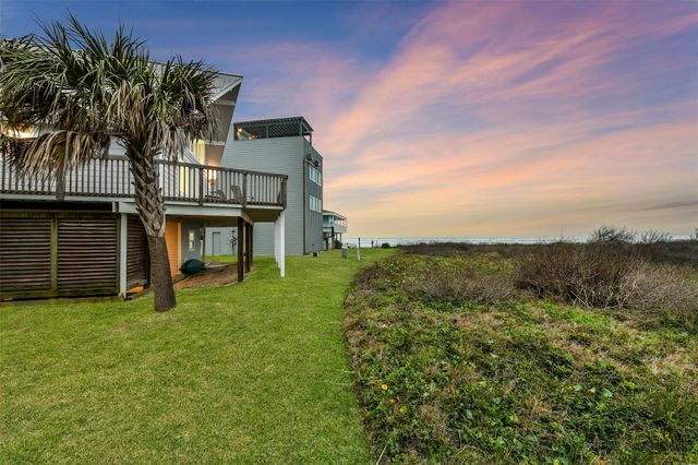 4227 Maison Rouge Court, Galveston, TX 77554