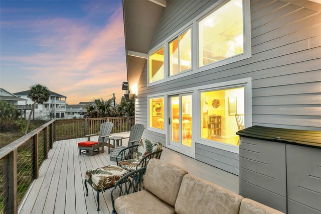 4227 Maison Rouge Court, Galveston, TX 77554