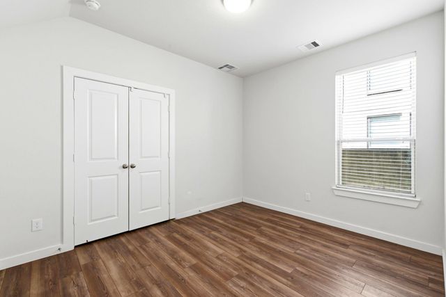 8017 Whisper Grove Drive, Magnolia, TX 77354