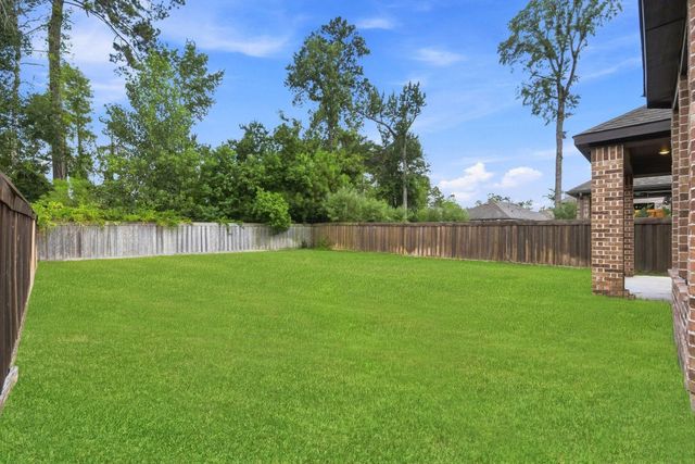 8017 Whisper Grove Drive, Magnolia, TX 77354