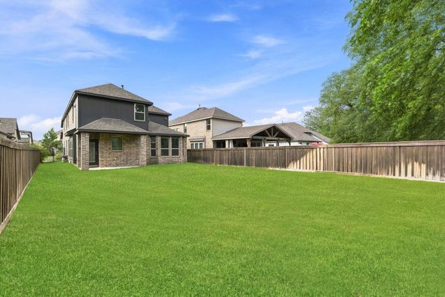 8017 Whisper Grove Drive, Magnolia, TX 77354