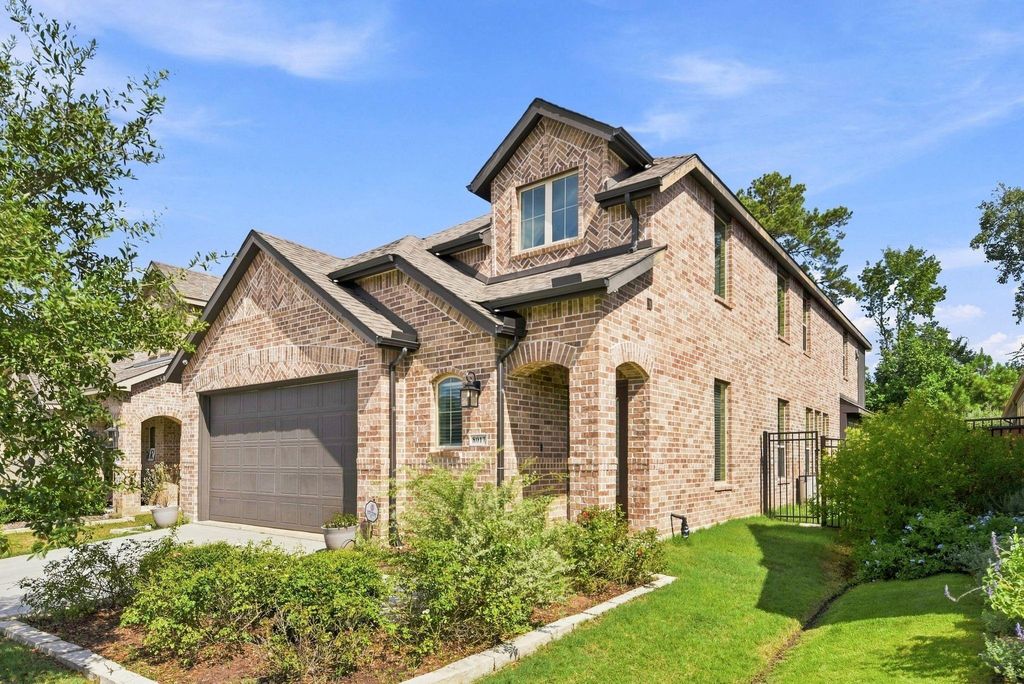 8017 Whisper Grove Drive, Magnolia, TX 77354