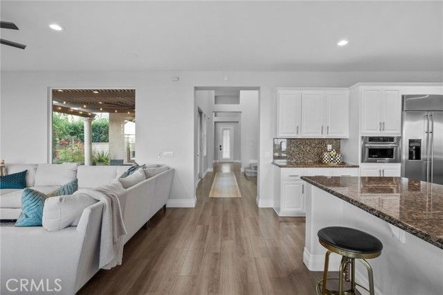 1561 Vandagriff Way, Corona, CA 92883