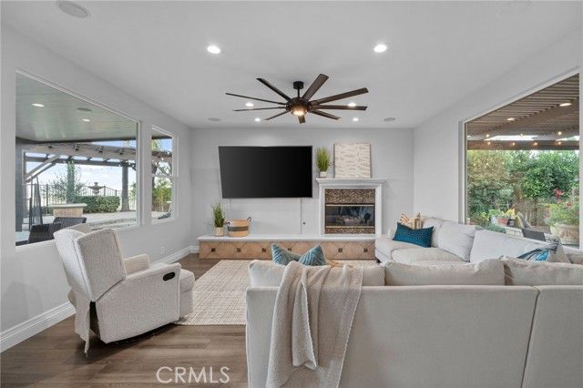 1561 Vandagriff Way, Corona, CA 92883