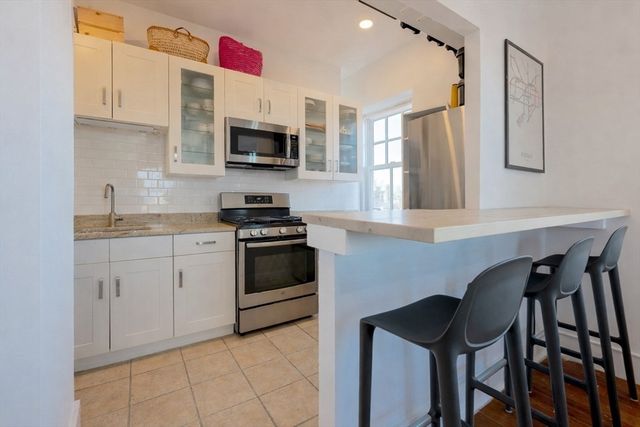 371 Harvard Street 4B, Cambridge, MA 02138