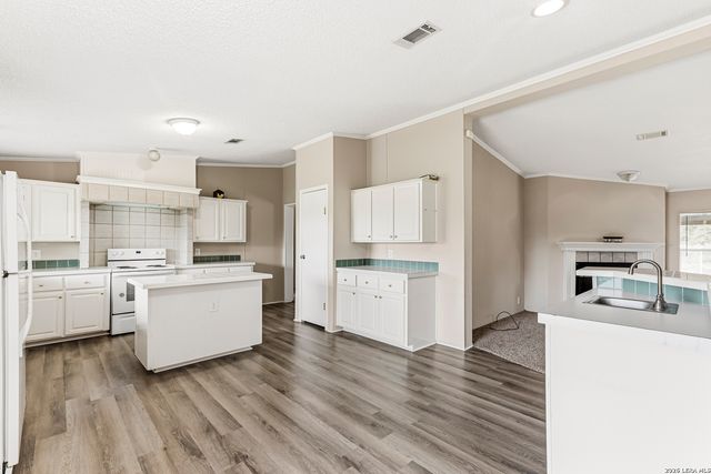 25111 Sandview, San Antonio, TX 78264