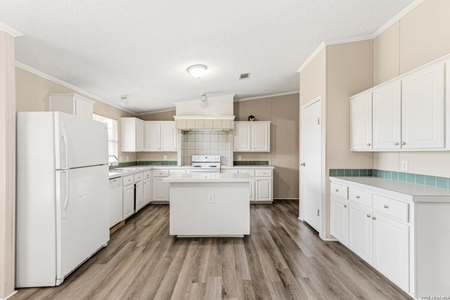 25111 Sandview, San Antonio, TX 78264