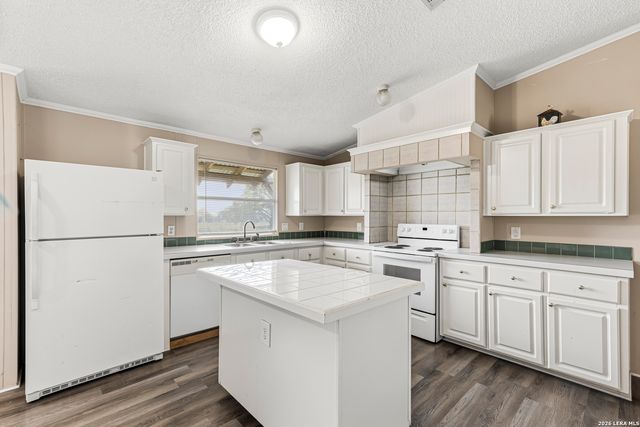 25111 Sandview, San Antonio, TX 78264