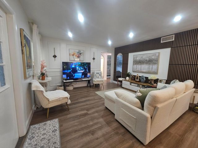 312 Pine Ridge Circle A-2, Greenacres, FL 33463