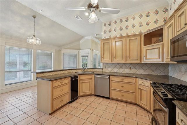 4711 Burns Circle, Orange, TX 77630