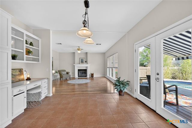 1124 Oaklands Drive, Round Rock, TX 78681