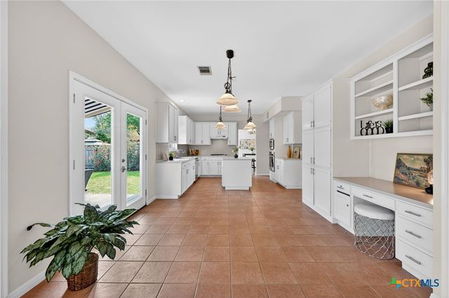 1124 Oaklands Drive, Round Rock, TX 78681