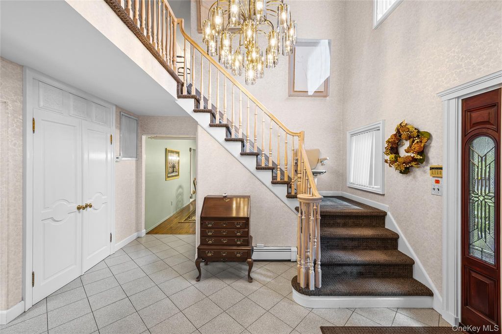 1 Jason Court, Dix Hills, NY 11746 — photo 2