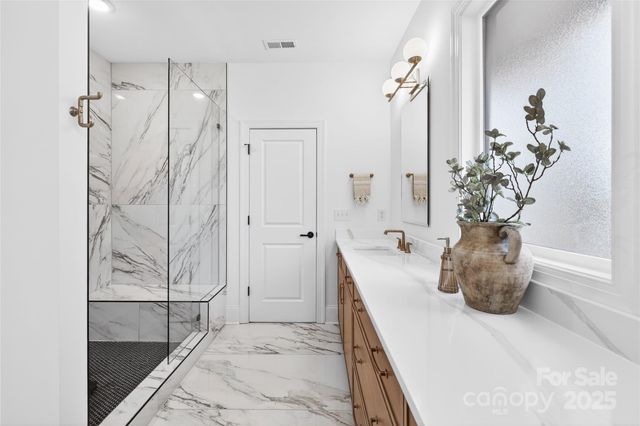 1014 E 19th Street, Charlotte, NC 28205