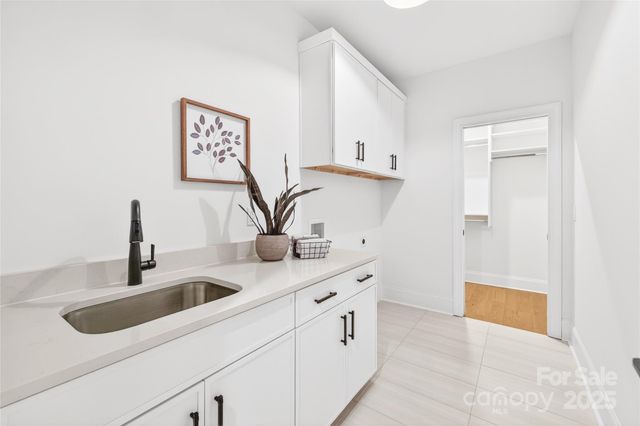 1014 E 19th Street, Charlotte, NC 28205