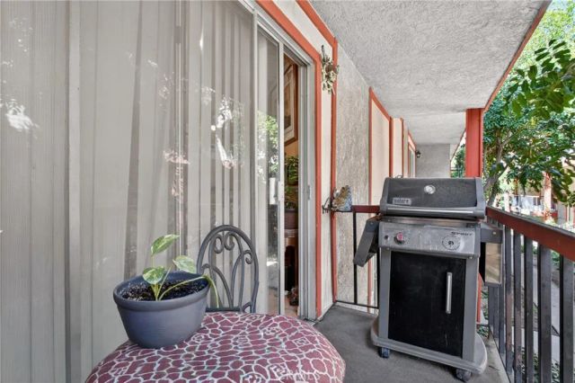 14287 foothill Boulevard 14, Sylmar, CA 91342