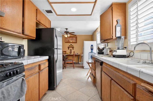 14287 foothill Boulevard 14, Sylmar, CA 91342