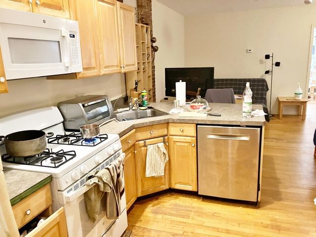 64 Trenton St, Boston, MA 02128