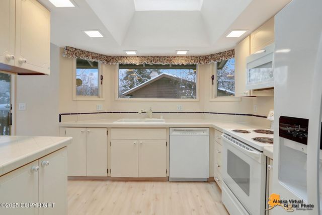 6030 Glenkerry Drive Drive, Anchorage, AK 99504