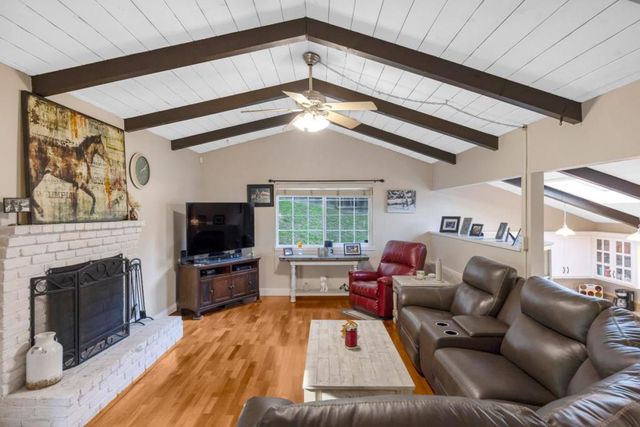 6900 Lakeview Drive, Salinas, CA 93907