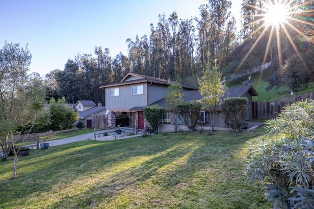 6900 Lakeview Drive, Salinas, CA 93907