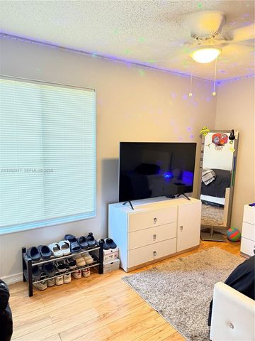 9963 Baywater Dr, Boca Raton, FL 33496