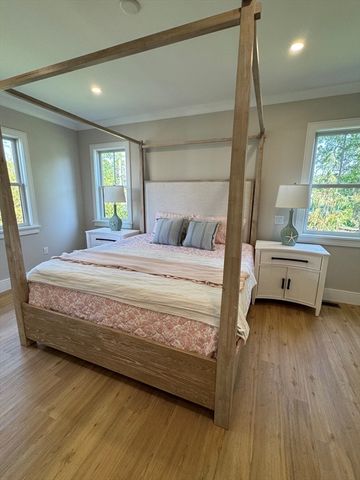 21 Josiah Path, Falmouth, MA 02540