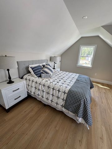21 Josiah Path, Falmouth, MA 02540