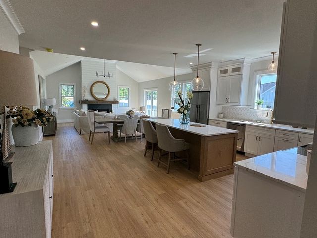 21 Josiah Path, Falmouth, MA 02540