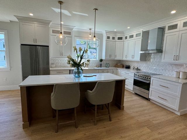 21 Josiah Path, Falmouth, MA 02540