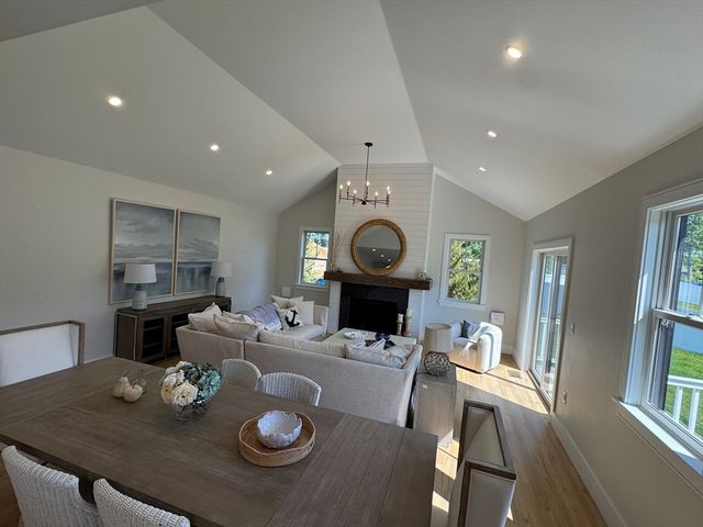 21 Josiah Path, Falmouth, MA 02540