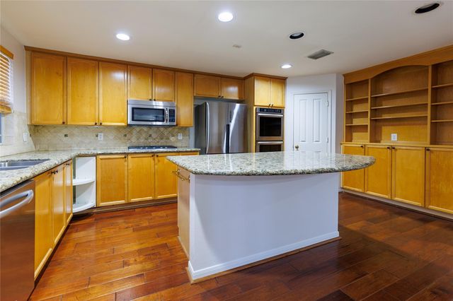 50 Lightwood Trace, The Woodlands, TX 77382