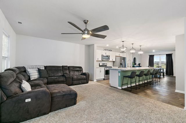 2563 Bella Drive, Pingree Grove, IL 60140