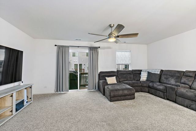 2563 Bella Drive, Pingree Grove, IL 60140