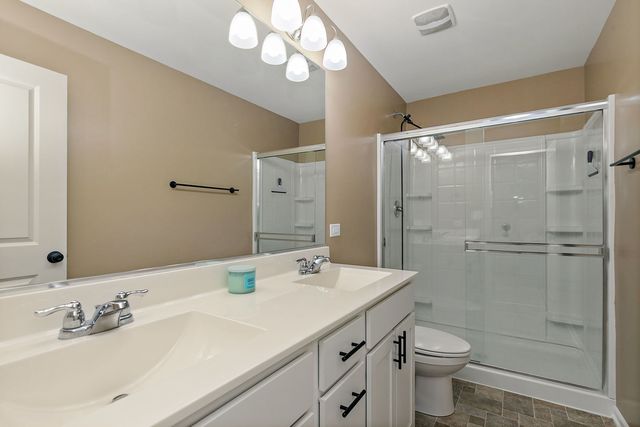 2563 Bella Drive, Pingree Grove, IL 60140