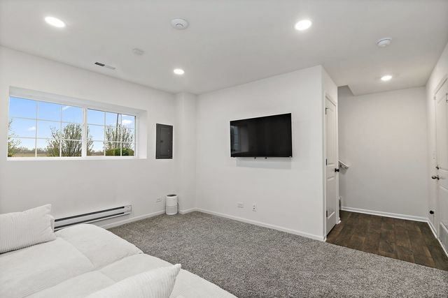 2563 Bella Drive, Pingree Grove, IL 60140