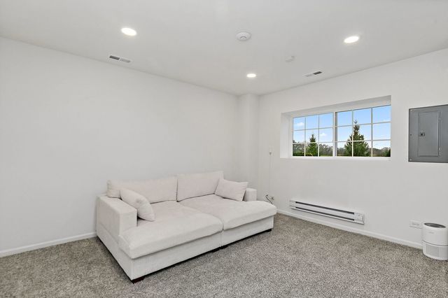 2563 Bella Drive, Pingree Grove, IL 60140