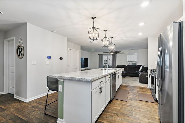 2563 Bella Drive, Pingree Grove, IL 60140