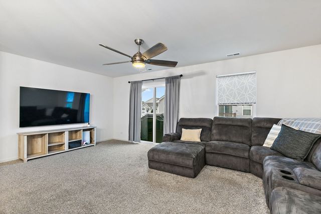 2563 Bella Drive, Pingree Grove, IL 60140