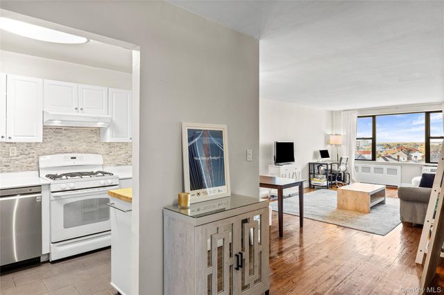 333 E Broadway 4K, Long Beach, NY 11558