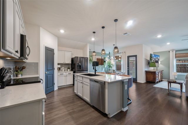 11204 W Pond Drive, Providence Village, TX 76227
