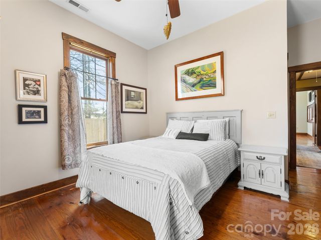 60 W Morgan Street, Brevard, NC 28712