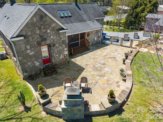 60 W Morgan Street, Brevard, NC 28712