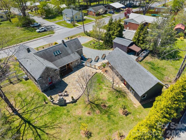 60 W Morgan Street, Brevard, NC 28712